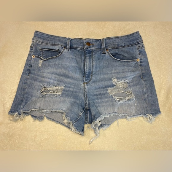Universal‎ Thread distressed denim short -size 12 - Picture 1 of 7